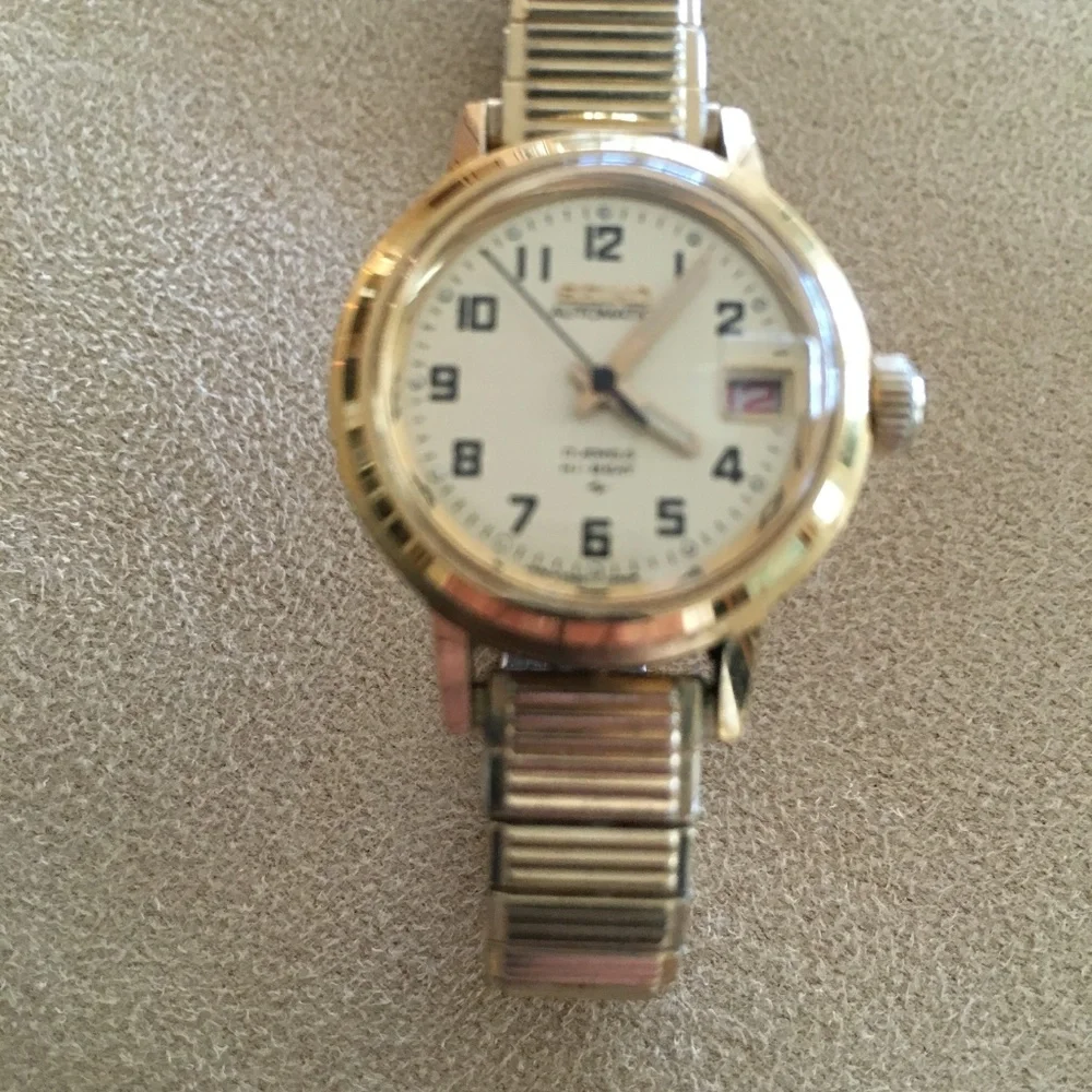 1980s Seiko 17 jewel day watch with original stretch band. Works! - Picture 8 of 9